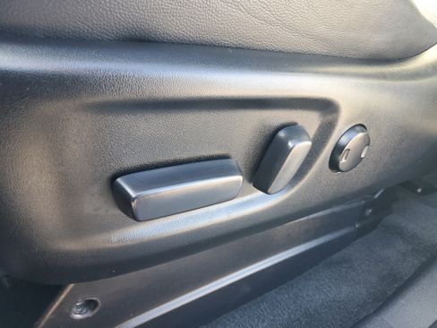 Certified 2016 Toyota Sienna SE FWD image 22