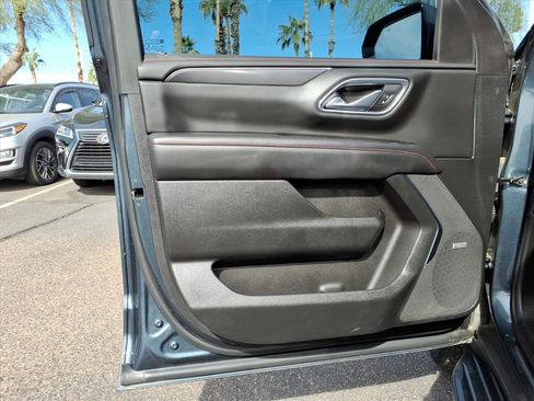 Used 2021 Chevrolet Suburban RST w/ Luxury Package image 19