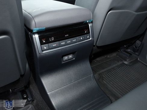 Used 2025 Lexus GX 550 image 16