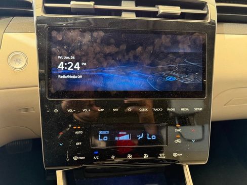 Used 2022 Hyundai Tucson Limited FWD image 24