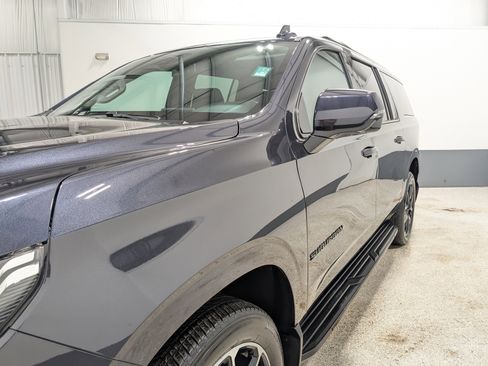 Used 2023 Chevrolet Suburban RST image 7