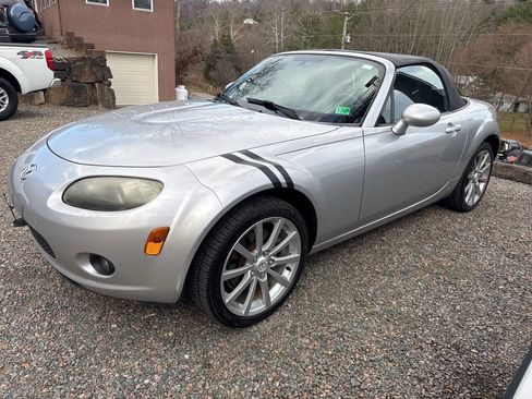 Used 2007 MAZDA MX-5 Miata Touring image 2