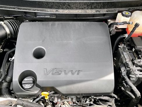 Used 2024 Buick Enclave Premium AWD/4WD image 33