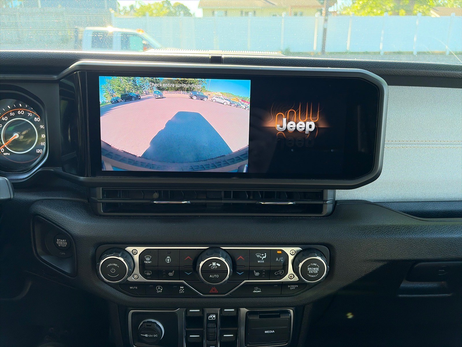 Used 2024 Jeep Wrangler Unlimited Sport AWD/4WD image 23