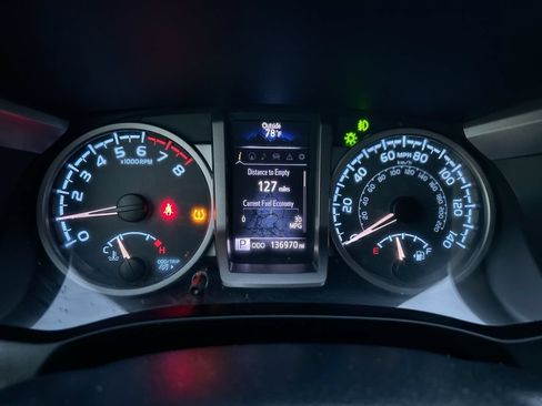 Used 2016 Toyota Tacoma Limited w/ Towing Package AWD/4WD image 21