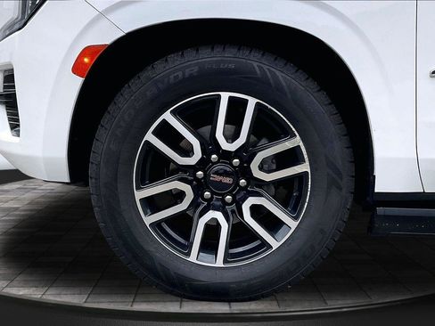 Used 2023 GMC Yukon XL AT4 w/ AT4 Premium Plus Package AWD/4WD image 9