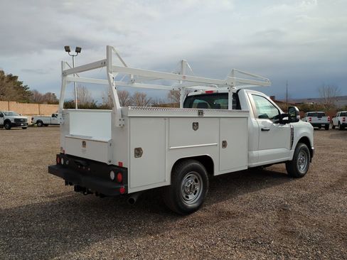 New 2026 Ford F250 XL w/ XL Chrome Package image 3