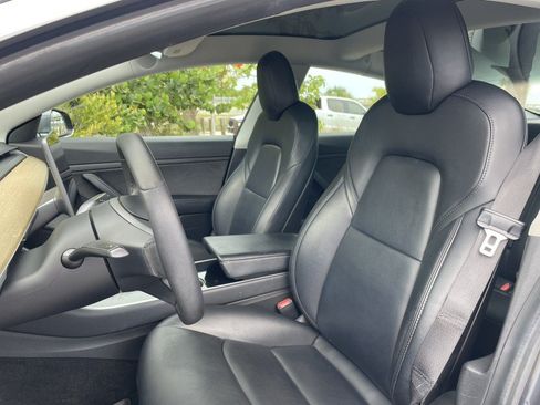 Used 2020 Tesla Model 3 RWD image 2