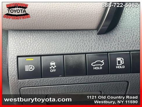 Used 2019 Toyota Camry SE FWD image 17