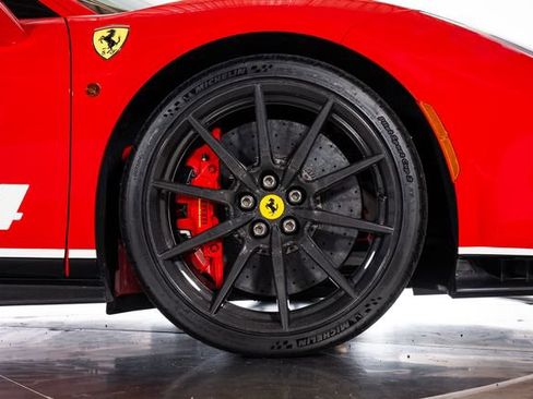 Used 2019 Ferrari 488 Pista Coupe RWD image 22
