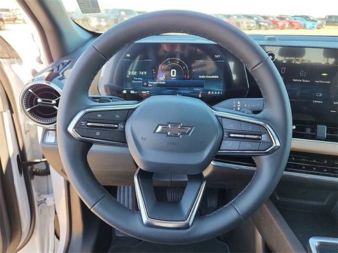 New 2026 Chevrolet Equinox ACTIV image 17