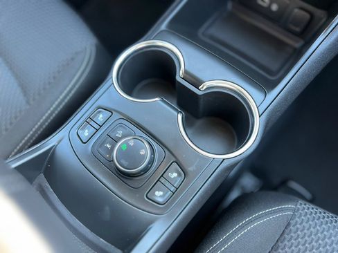 Used 2023 GMC Terrain SLE w/ Driver Convenience Package image 15