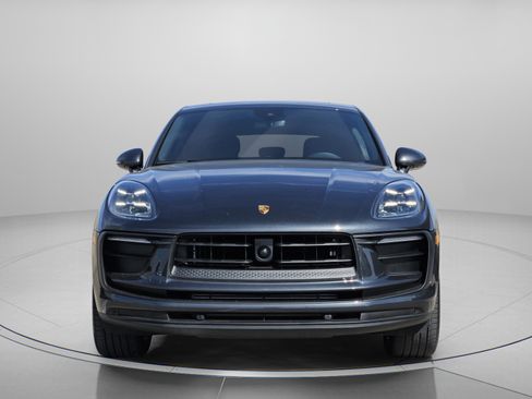 Certified 2026 Porsche Macan image 9