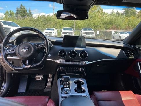 Used 2018 Kia Stinger GT2 AWD/4WD image 13