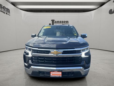 Used 2024 Chevrolet Silverado 1500 LT AWD/4WD image 7
