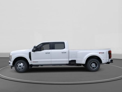 New 2026 Ford F350 Platinum image 3