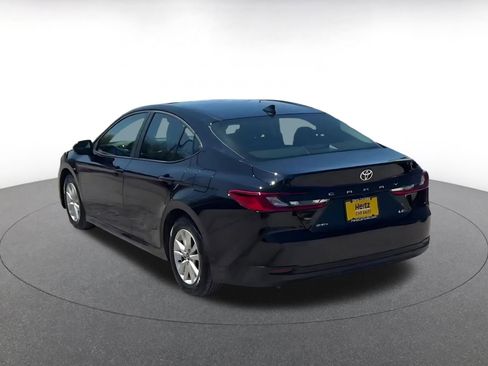 Used 2025 Toyota Camry LE image 11