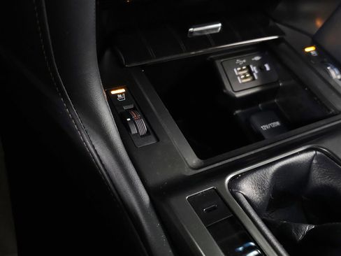 Used 2023 Lexus GX 460 Premium image 32