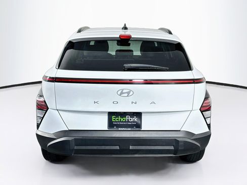 Used 2025 Hyundai Kona SEL FWD image 7