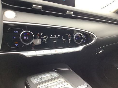 Used 2025 Genesis GV70 2.5T image 34