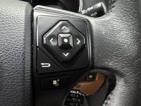 Used 2018 Toyota Sequoia Platinum image 6