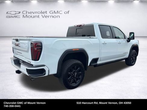 Used 2025 GMC Sierra 2500 AT4 w/ Technology Package AWD/4WD image 5