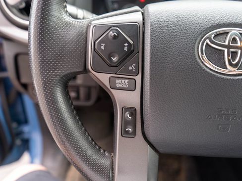 Used 2019 Toyota Tacoma TRD Off-Road w/ Technology Package AWD/4WD image 17