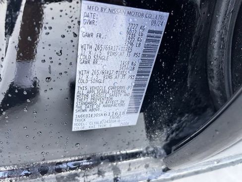 Used 2025 Nissan Frontier SV image 14