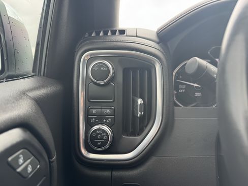Used 2022 GMC Sierra 1500 Denali RWD image 18