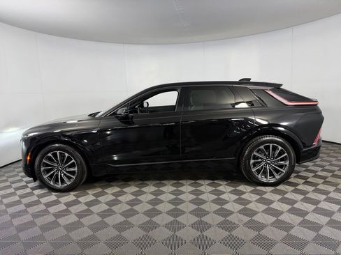 Used 2024 Cadillac Lyriq Sport RWD image 8