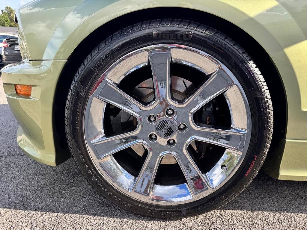 Used 2006 Ford Mustang GT RWD image 11