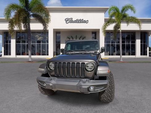 Used 2021 Jeep Wrangler Unlimited Sahara AWD/4WD image 5