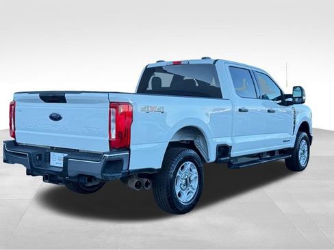 Used 2025 Ford F250 XLT image 3