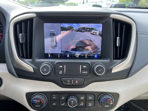 Used 2023 GMC Terrain Denali w/ Denali Premium Package AWD/4WD image 19