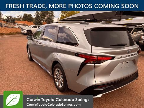 Used 2023 Toyota Sienna XSE w/ XSE Plus Package AWD/4WD image 6