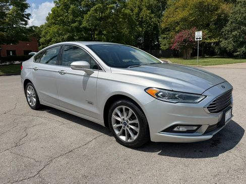 Used 2017 Ford Fusion Energi SE FWD image 1