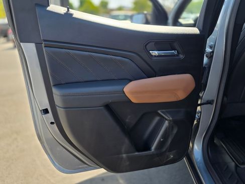 Used 2025 GMC Canyon AT4 w/ AT4 Premium Package AWD/4WD image 19