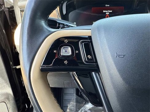 Used 2022 Lincoln Corsair Reserve w/ Equipment Group 201A image 27