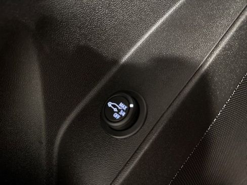 Used 2024 Chevrolet Equinox LT image 10