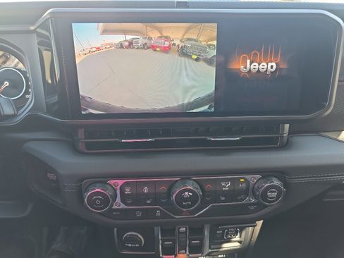 New 2025 Jeep Wrangler Unlimited Rubicon w/ Steel Bumper Group image 16