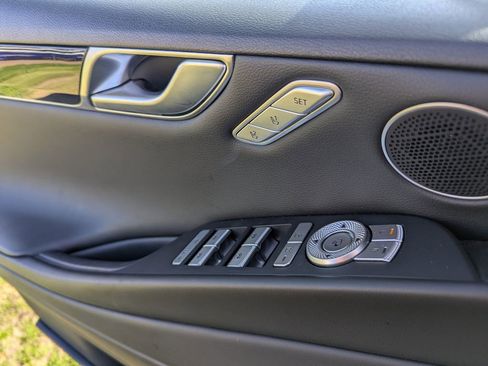 Used 2023 Genesis G80 2.5T image 17