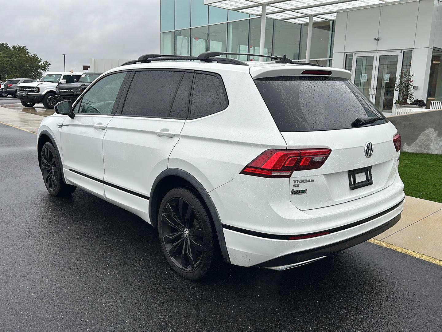 Used 2021 Volkswagen Tiguan SE R-Line AWD/4WD image 7