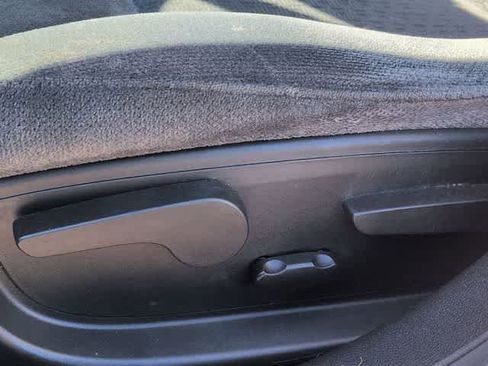 Used 2011 Chevrolet Impala LT FWD image 17