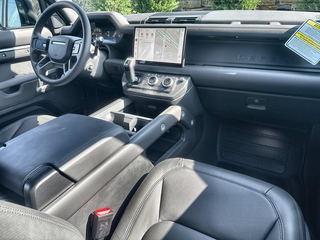 Certified 2025 Land Rover Defender 130 X-Dynamic SE AWD/4WD image 14