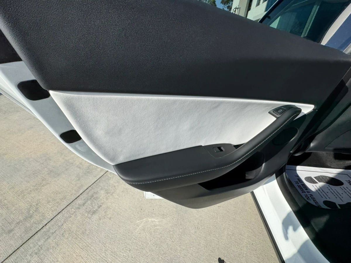 Used 2023 Tesla Model Y Performance AWD/4WD image 29