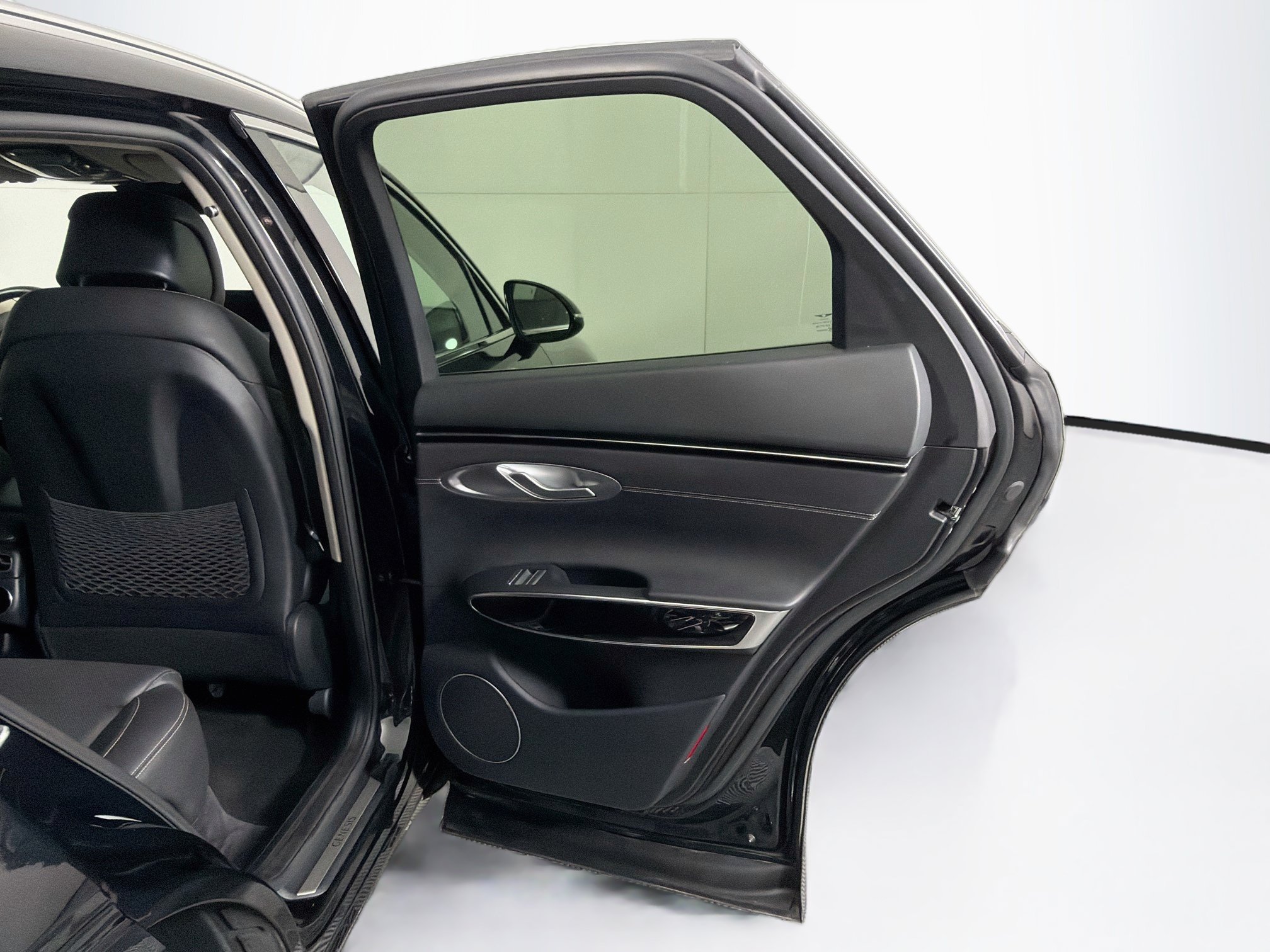 Used 2025 Genesis GV70 2.5T AWD/4WD image 31