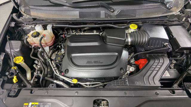 Used 2023 Chrysler Voyager LX FWD image 29