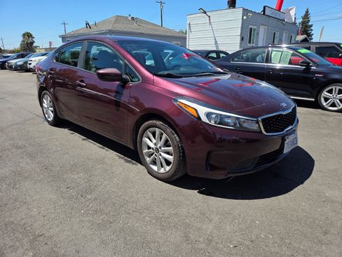 Used 2017 Kia Forte LX w/ LX Popular Package FWD image 4