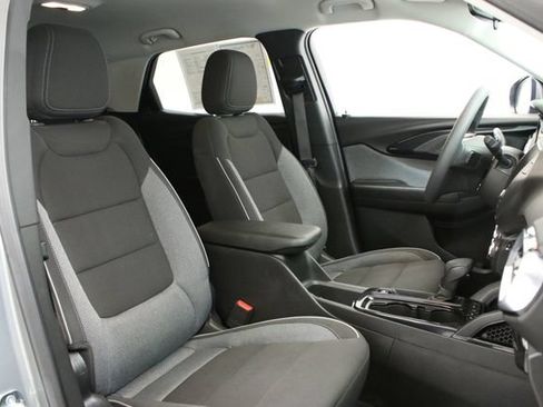 Used 2023 Chevrolet TrailBlazer LT FWD image 30