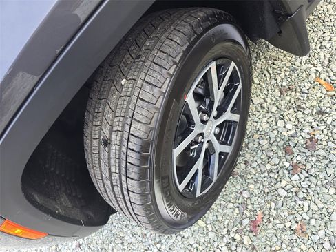 New 2025 Jeep Grand Cherokee Limited image 33